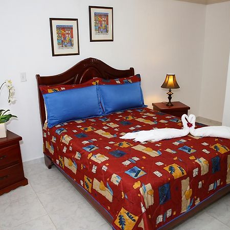 Hotel Los Jardines Santiago De Los Caballeros Luaran gambar