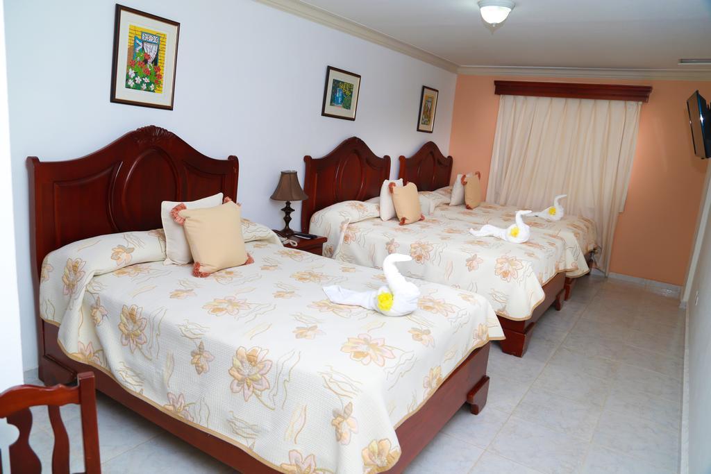 Hotel Los Jardines Santiago De Los Caballeros Luaran gambar