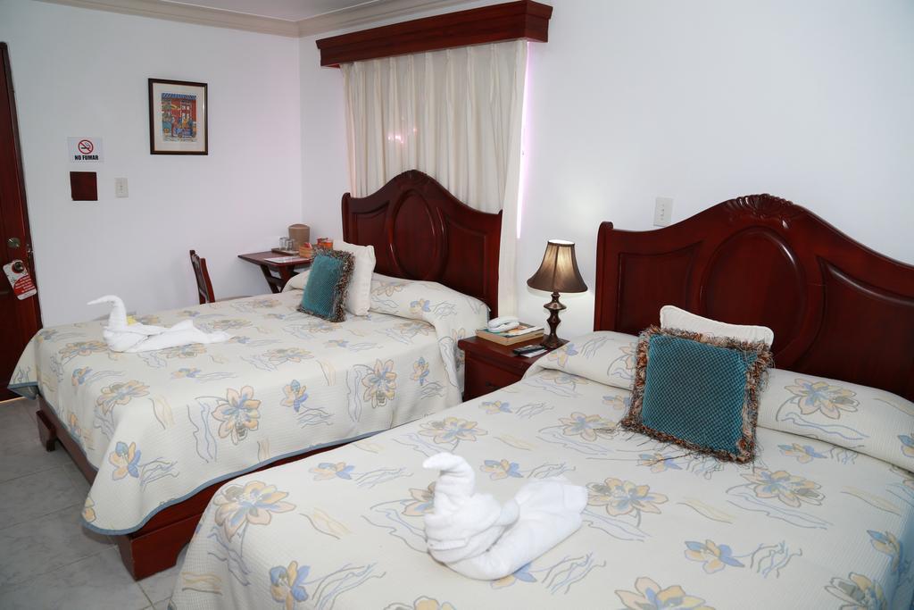 Hotel Los Jardines Santiago De Los Caballeros Luaran gambar
