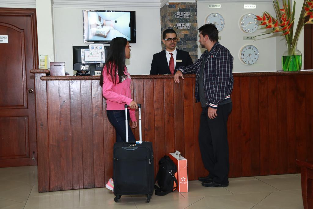 Hotel Los Jardines Santiago De Los Caballeros Luaran gambar