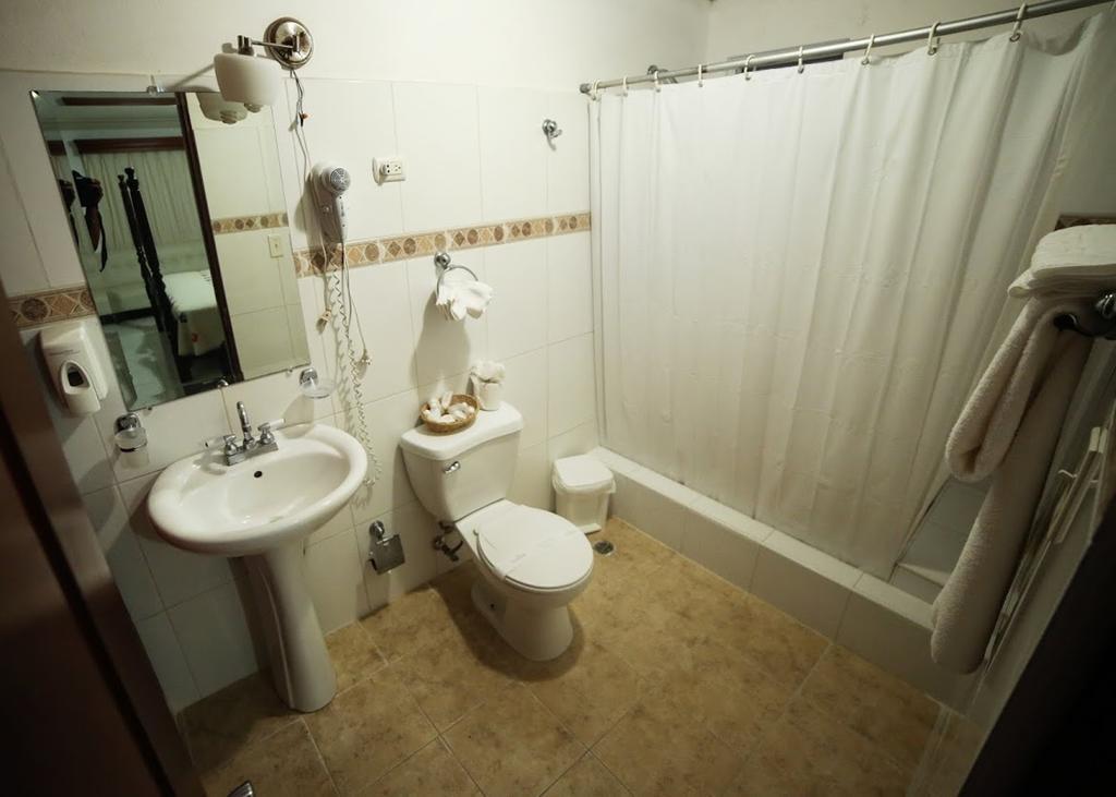 Hotel Los Jardines Santiago De Los Caballeros Bilik gambar