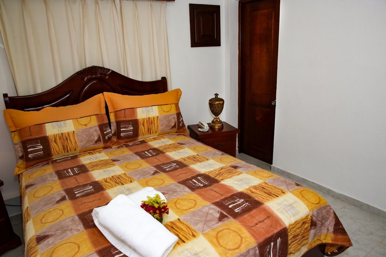 Hotel Los Jardines Santiago De Los Caballeros Luaran gambar